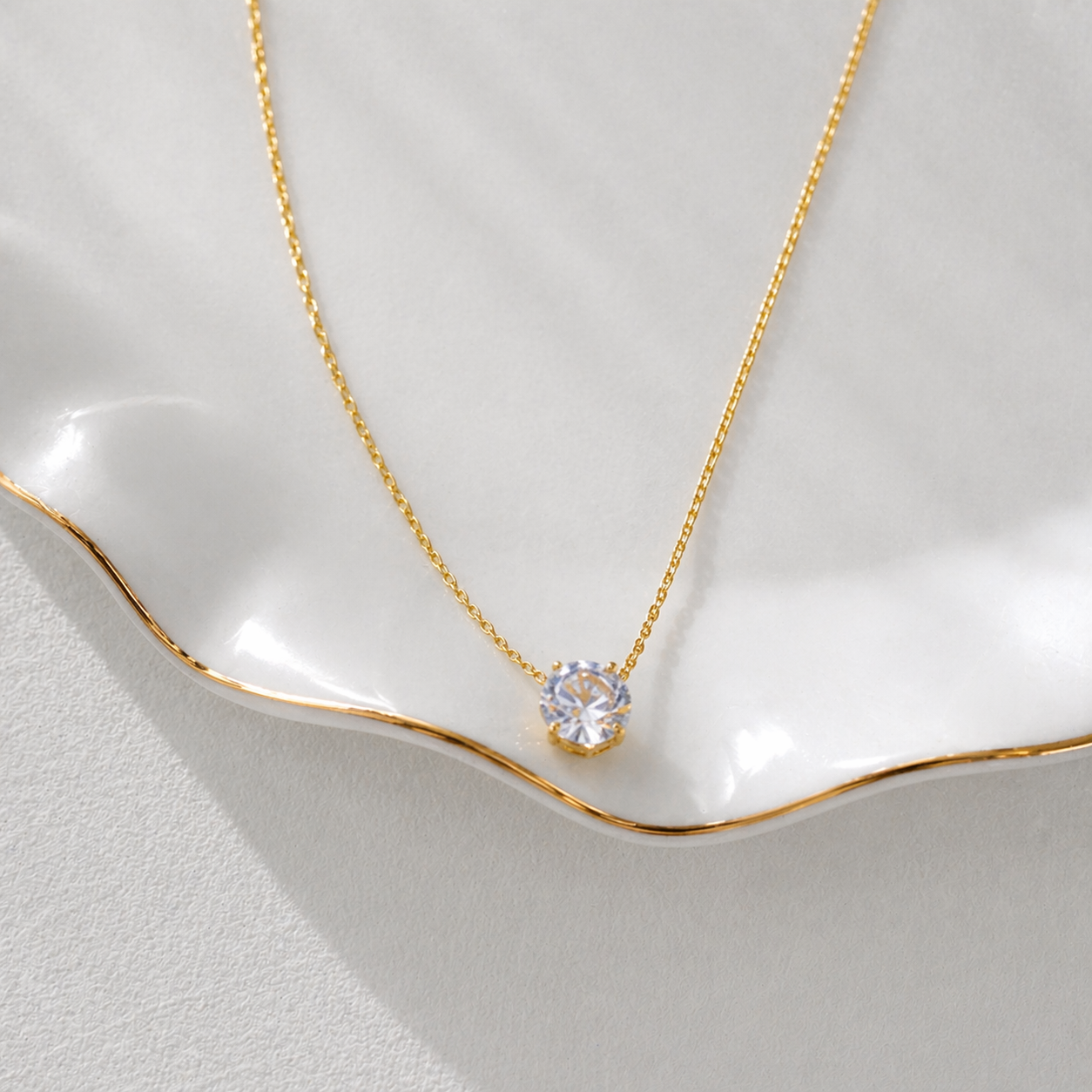 Minimal Sparkle Pendant Necklace